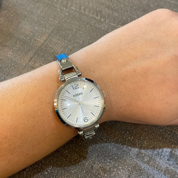 Blue and silver Fossil bracelet watch - Picture 2 of 3